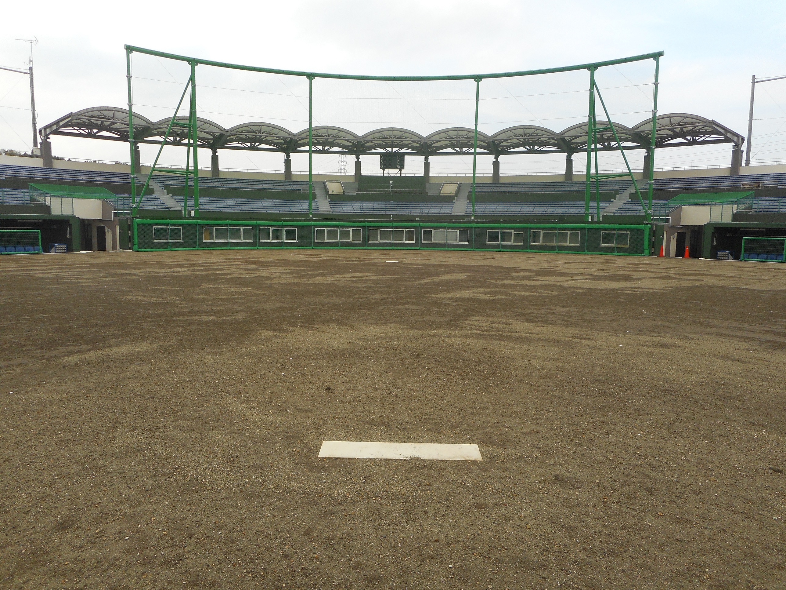 大谷津運動公園野球場内野グラウンド