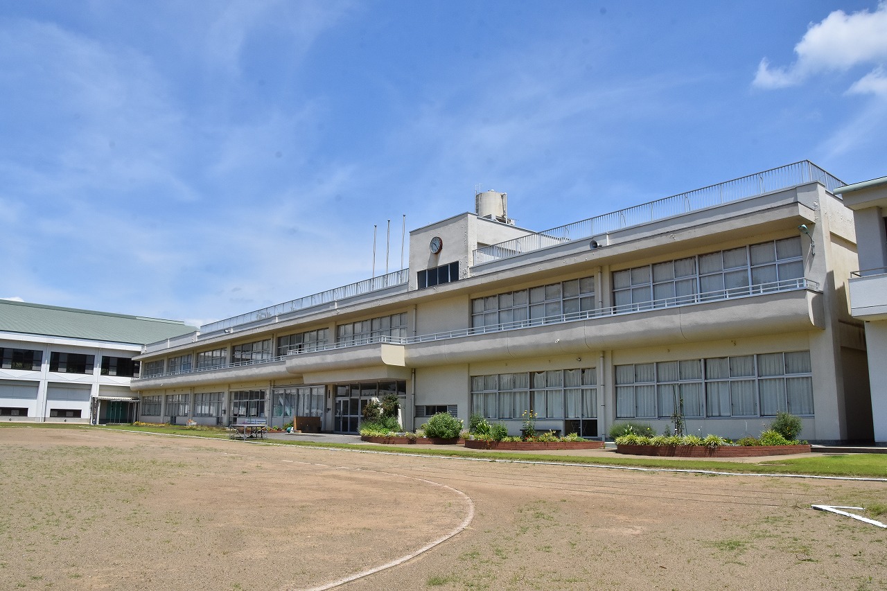 旧前林小学校