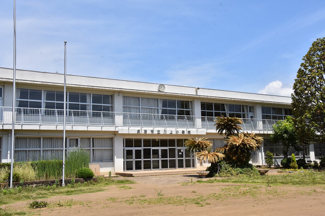 旧川上小学校