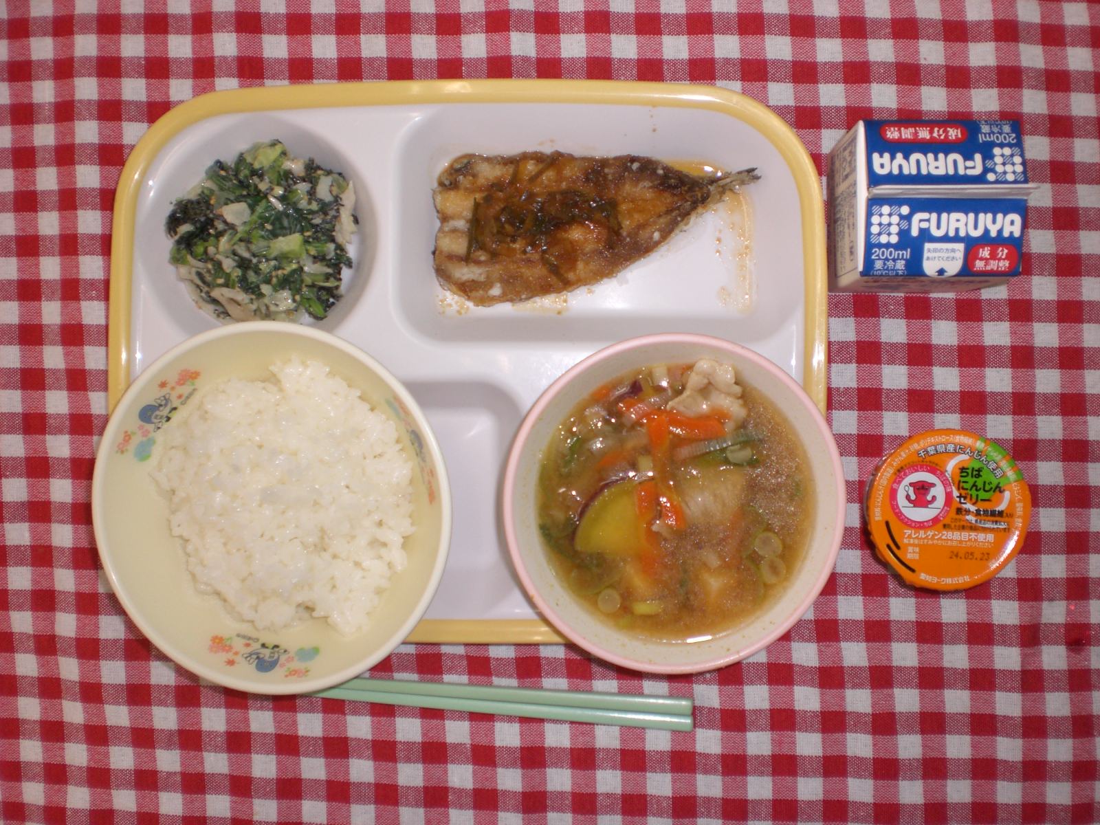 大栄分所の成田給食の日の給食写真