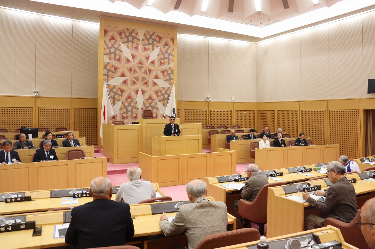 委員会報告（議場）