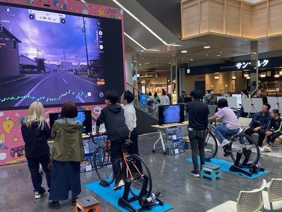 バーチャルサイクリングの様子