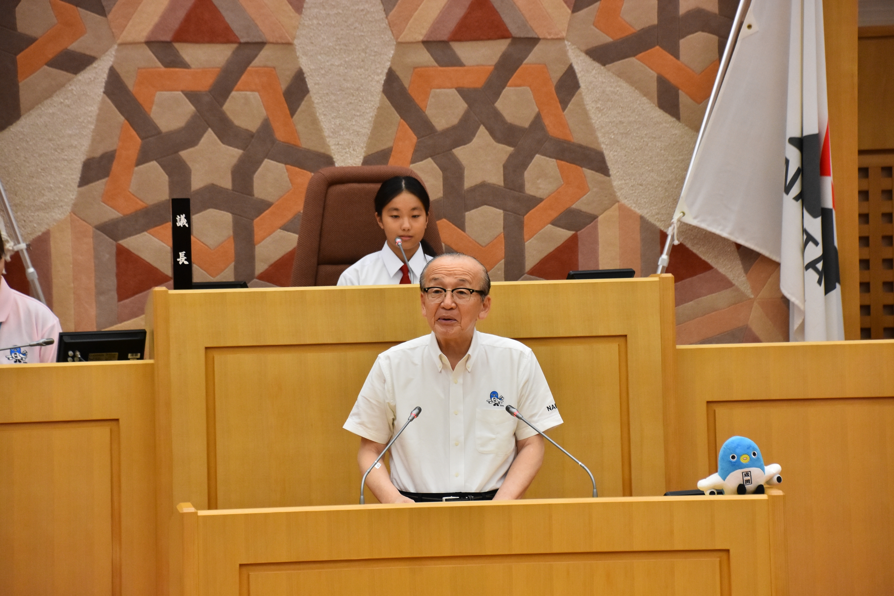 市長が答弁をしている様子