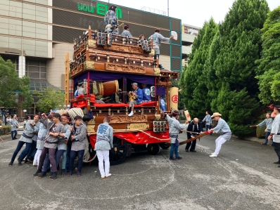 のの字廻しを行う様子