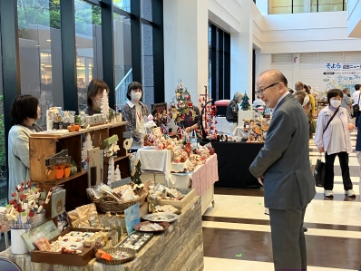 ブースを回る様子