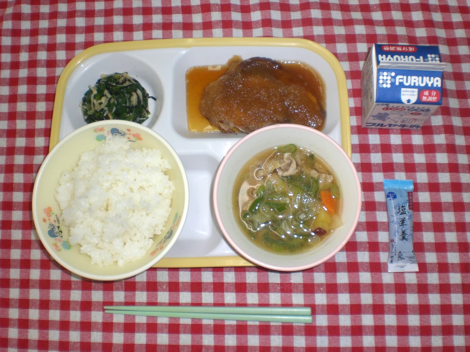 大栄分所の成田給食の日の給食写真