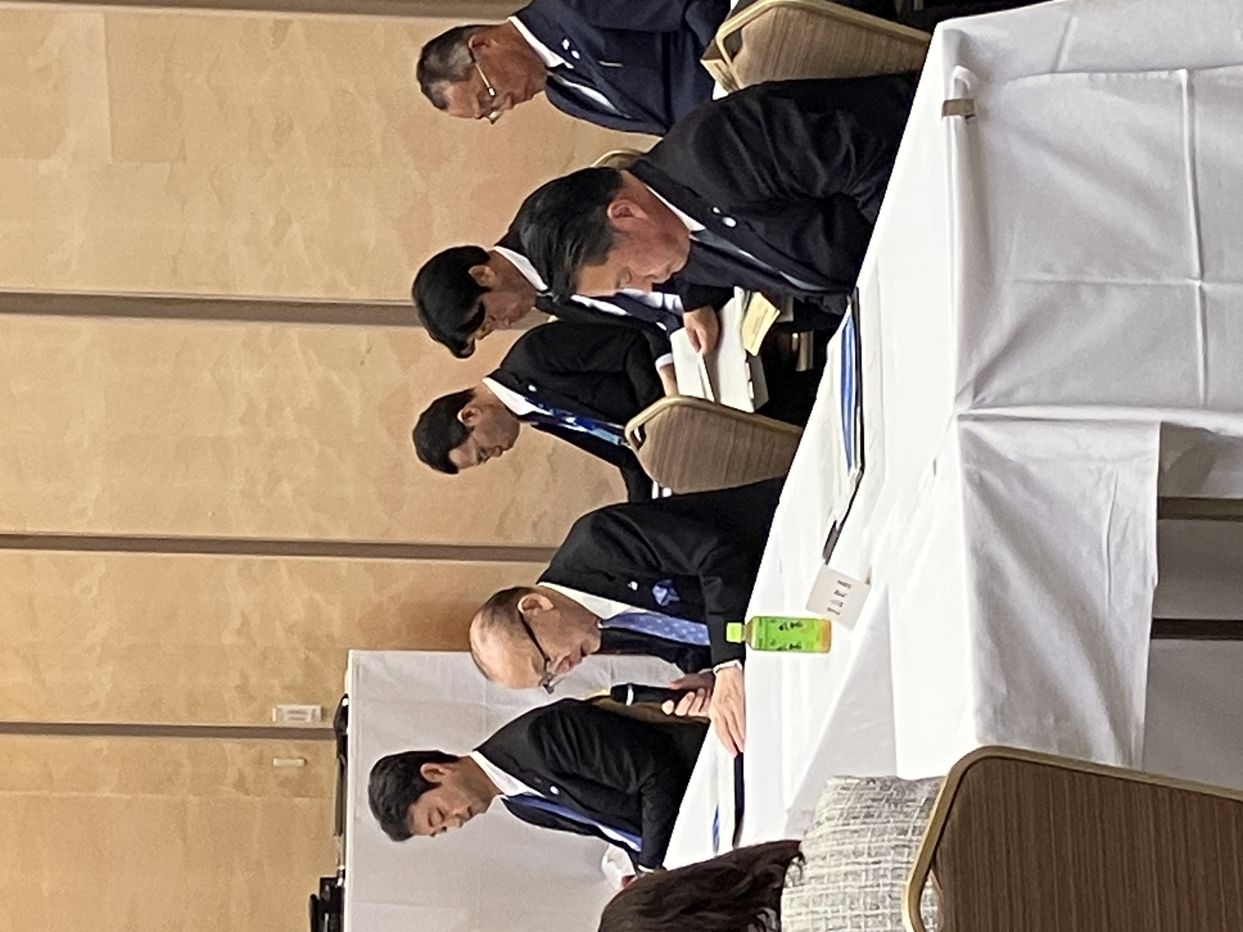 市長が発言する様子。