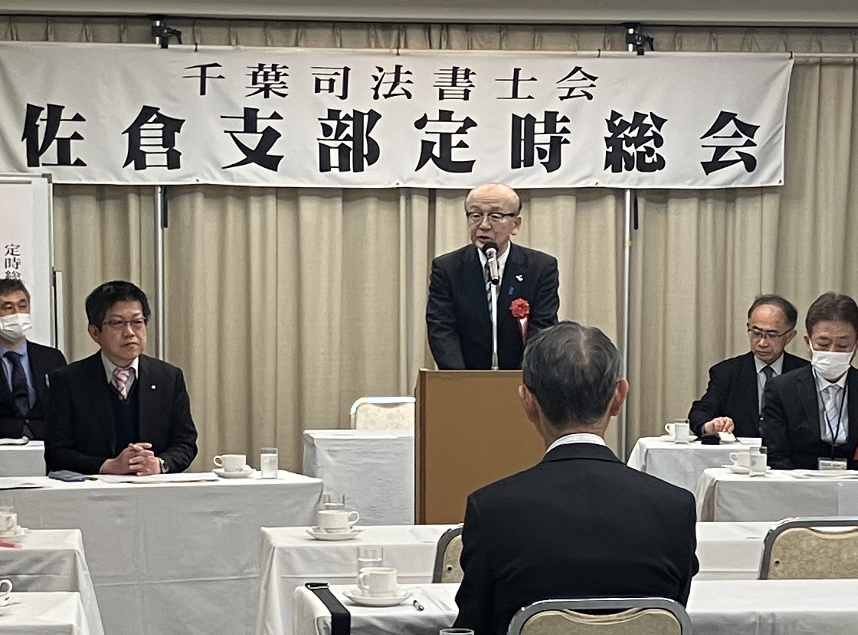 市長が挨拶する様子。