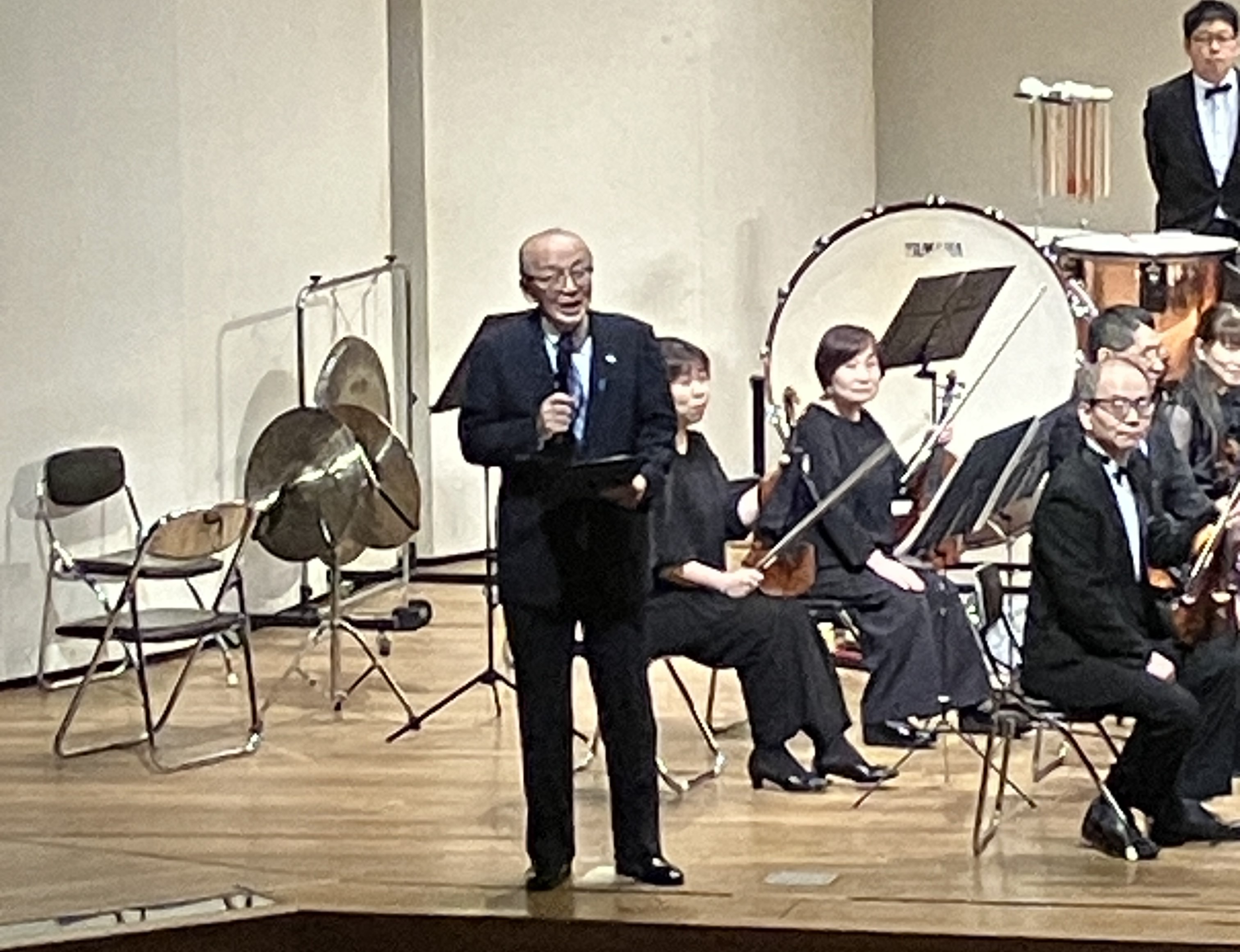 市長が挨拶する様子。