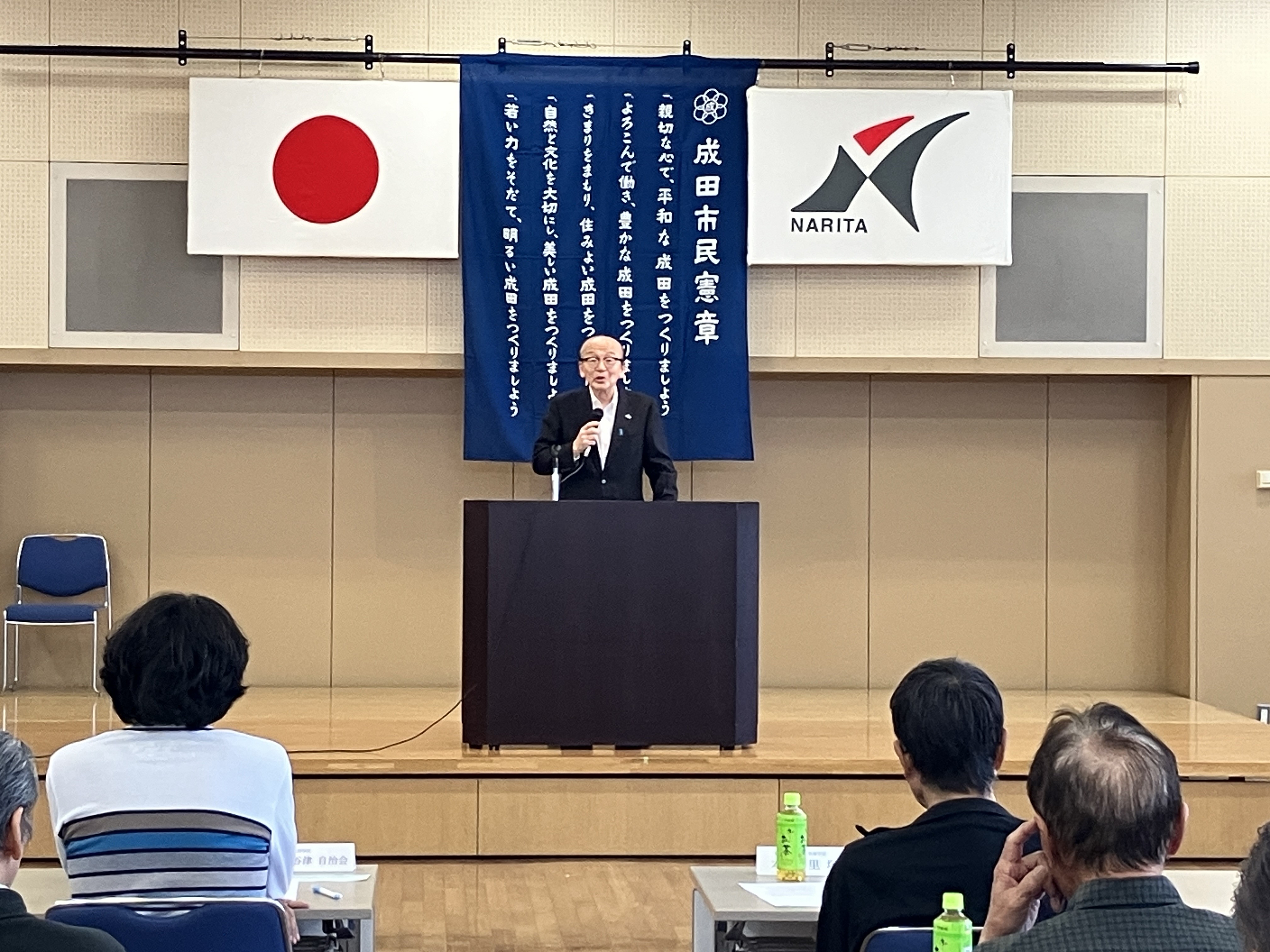 市長が挨拶する様子