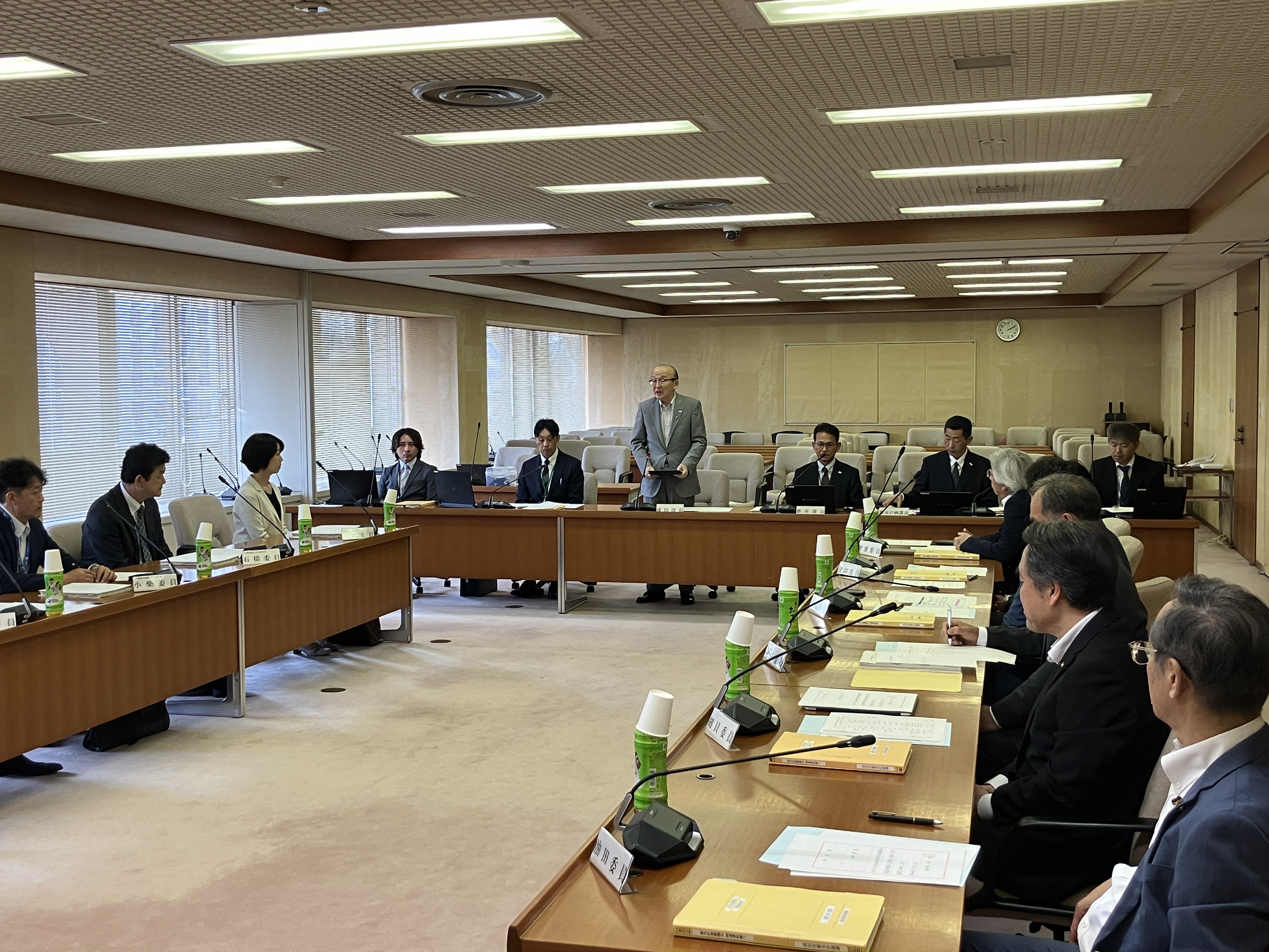 挨拶する市長
