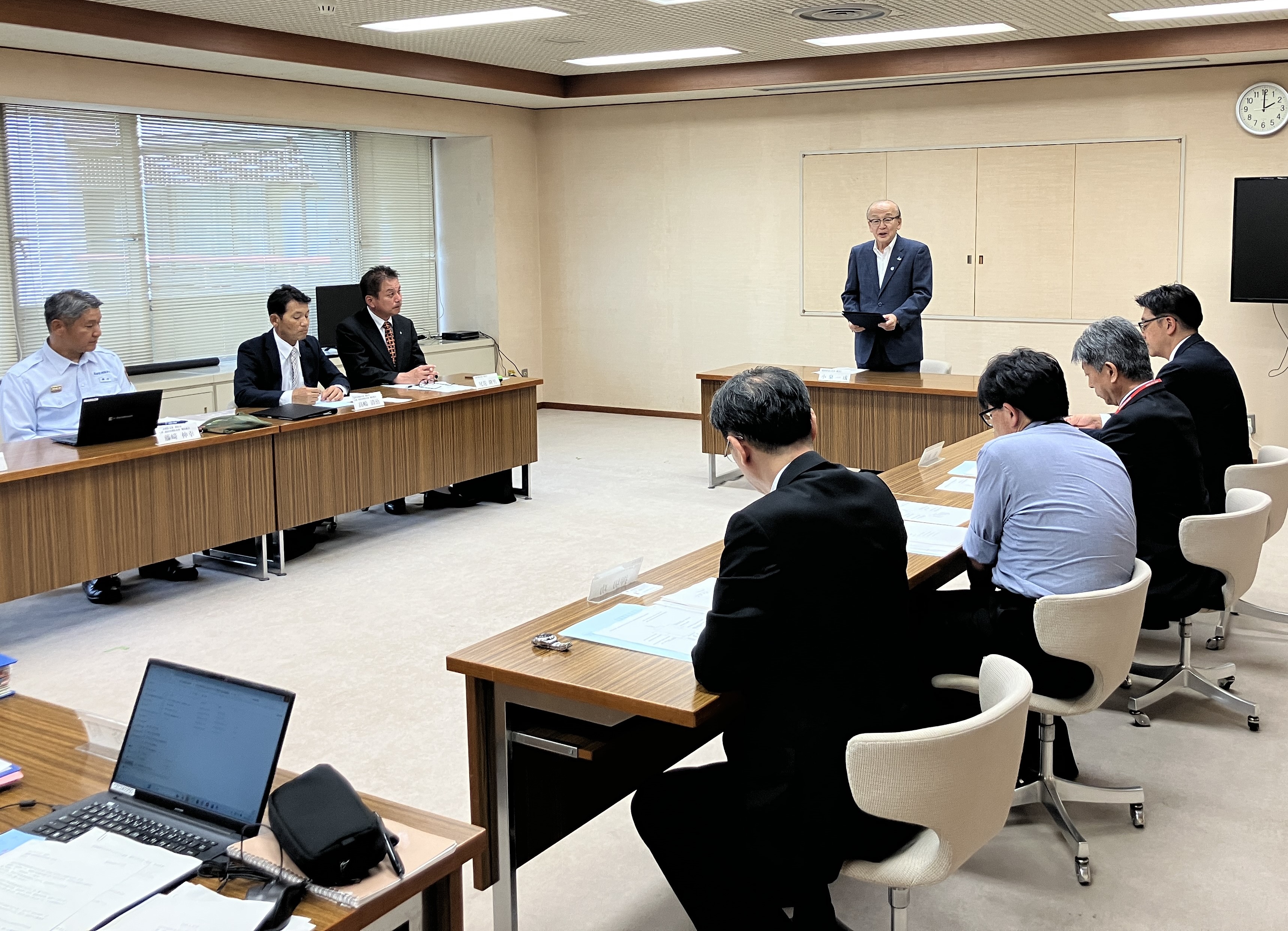 挨拶する市長の様子