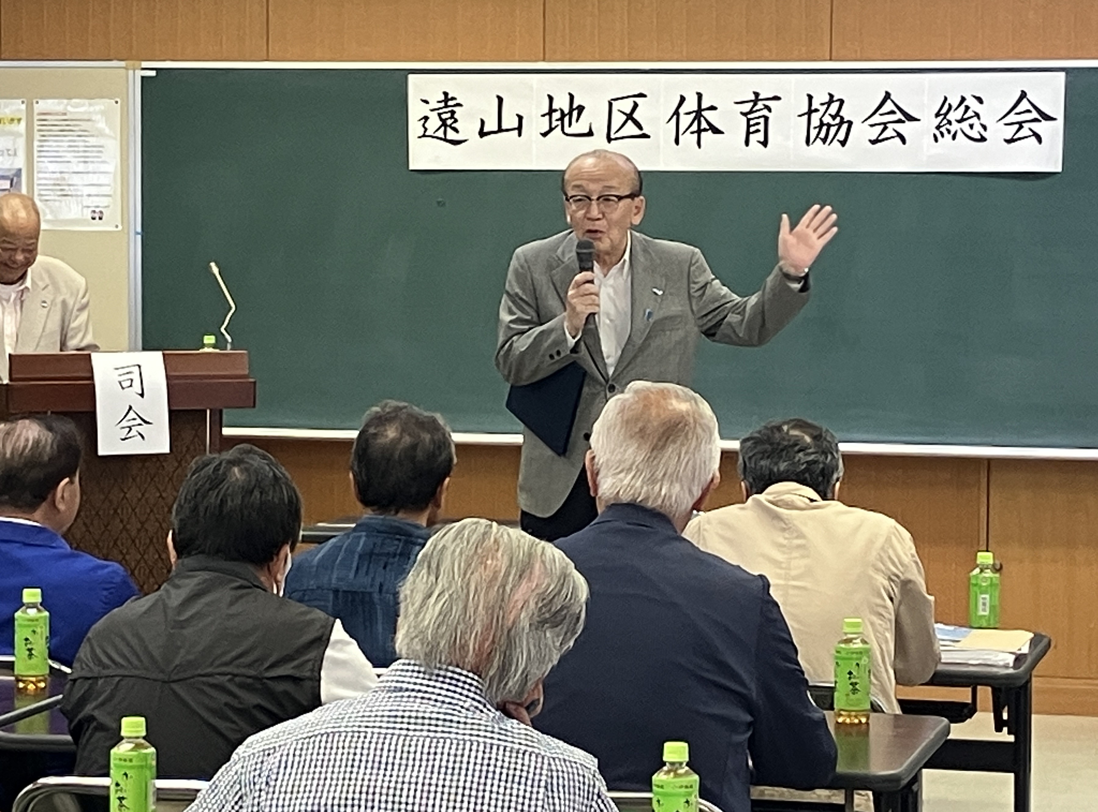 挨拶する市長の様子