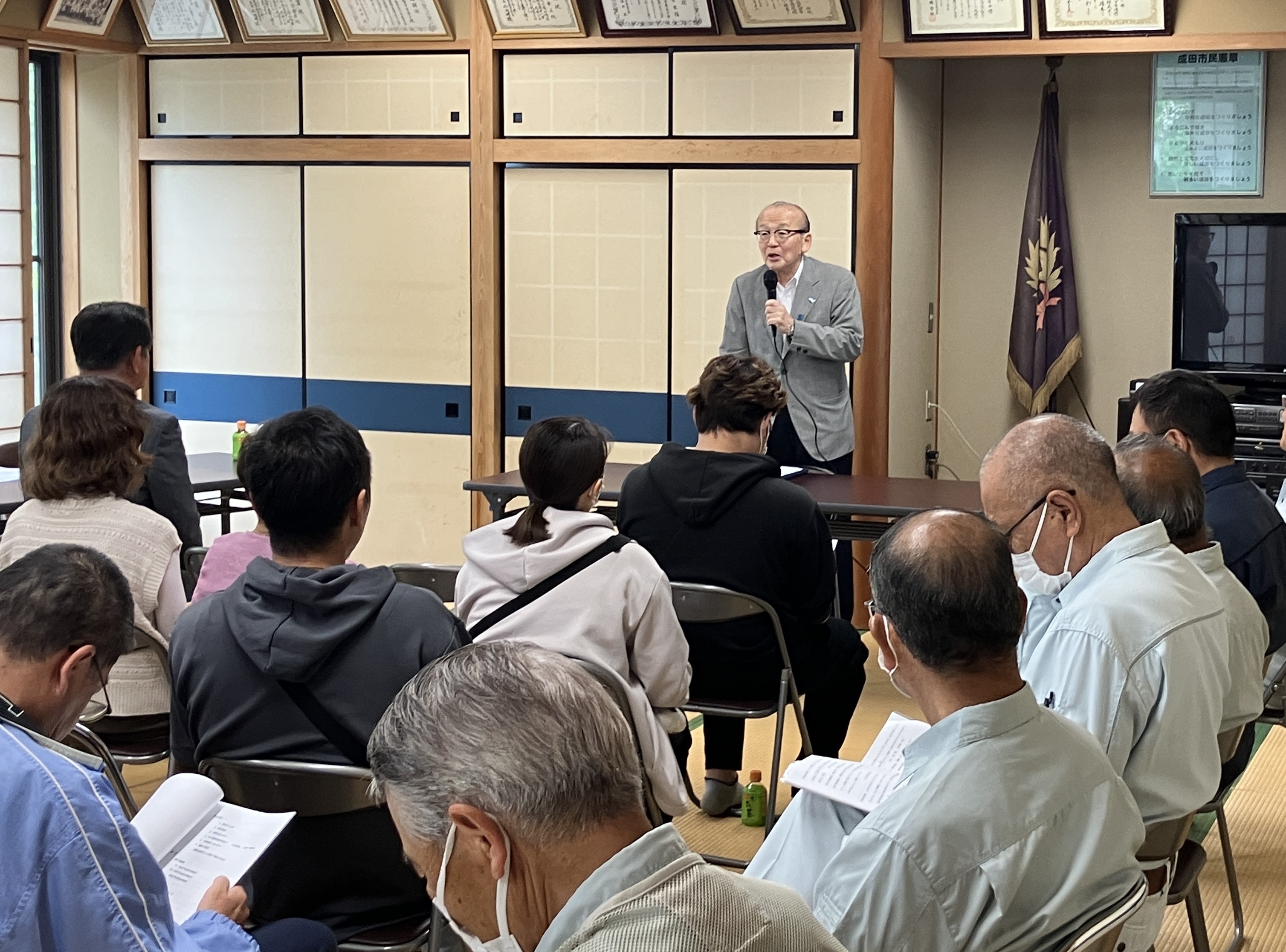 挨拶する市長の様子