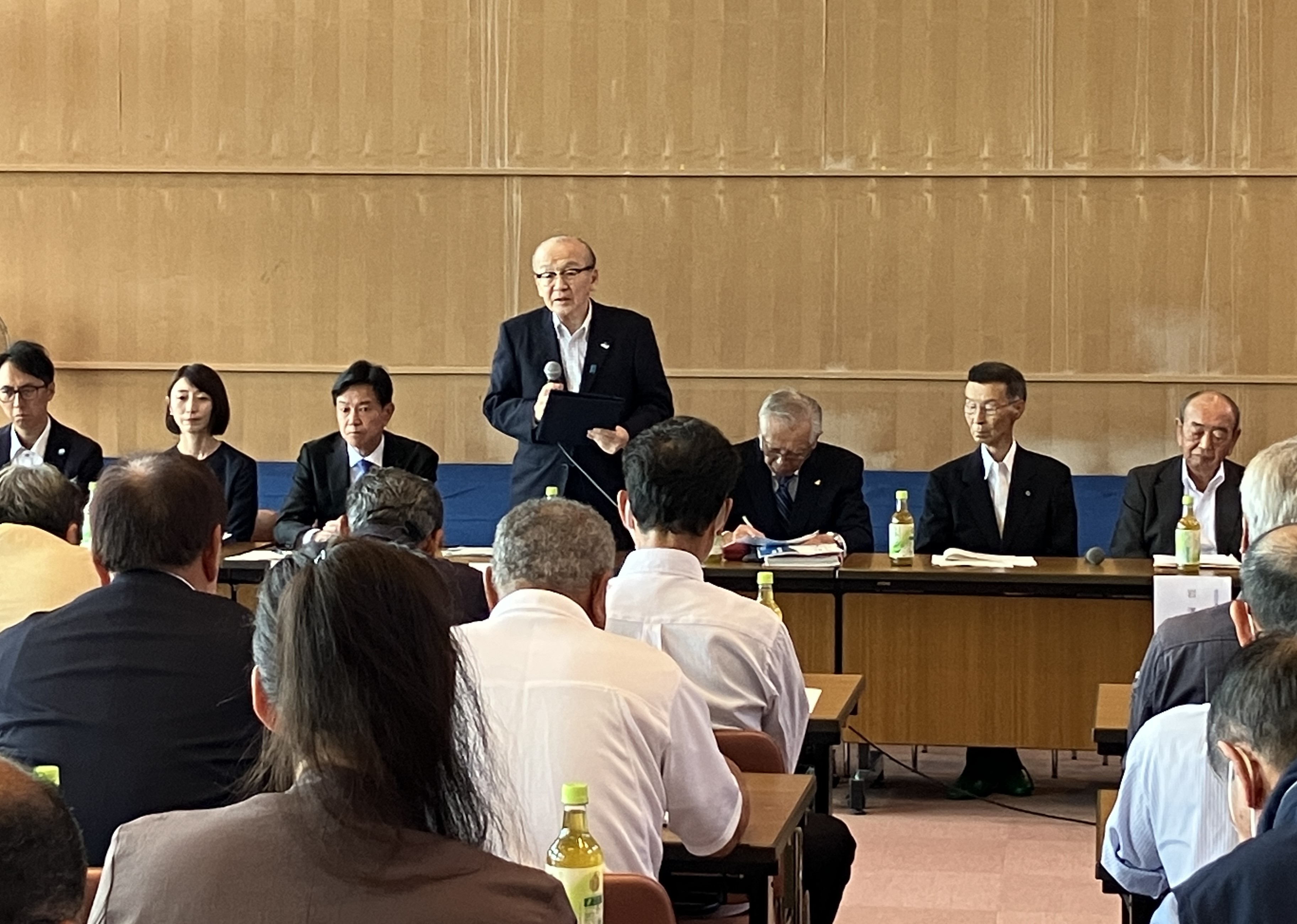 挨拶する市長の様子