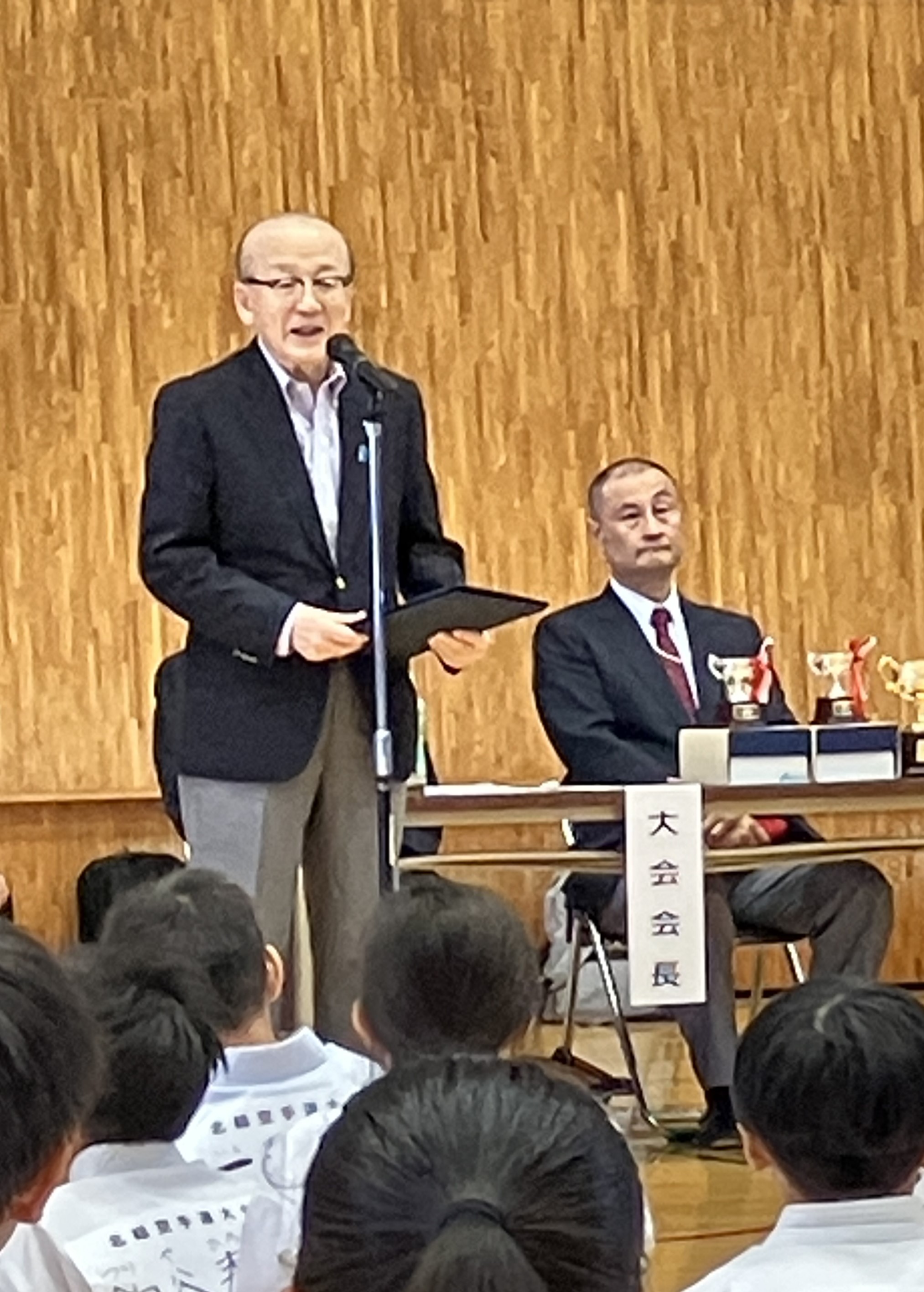 市長が挨拶する様子
