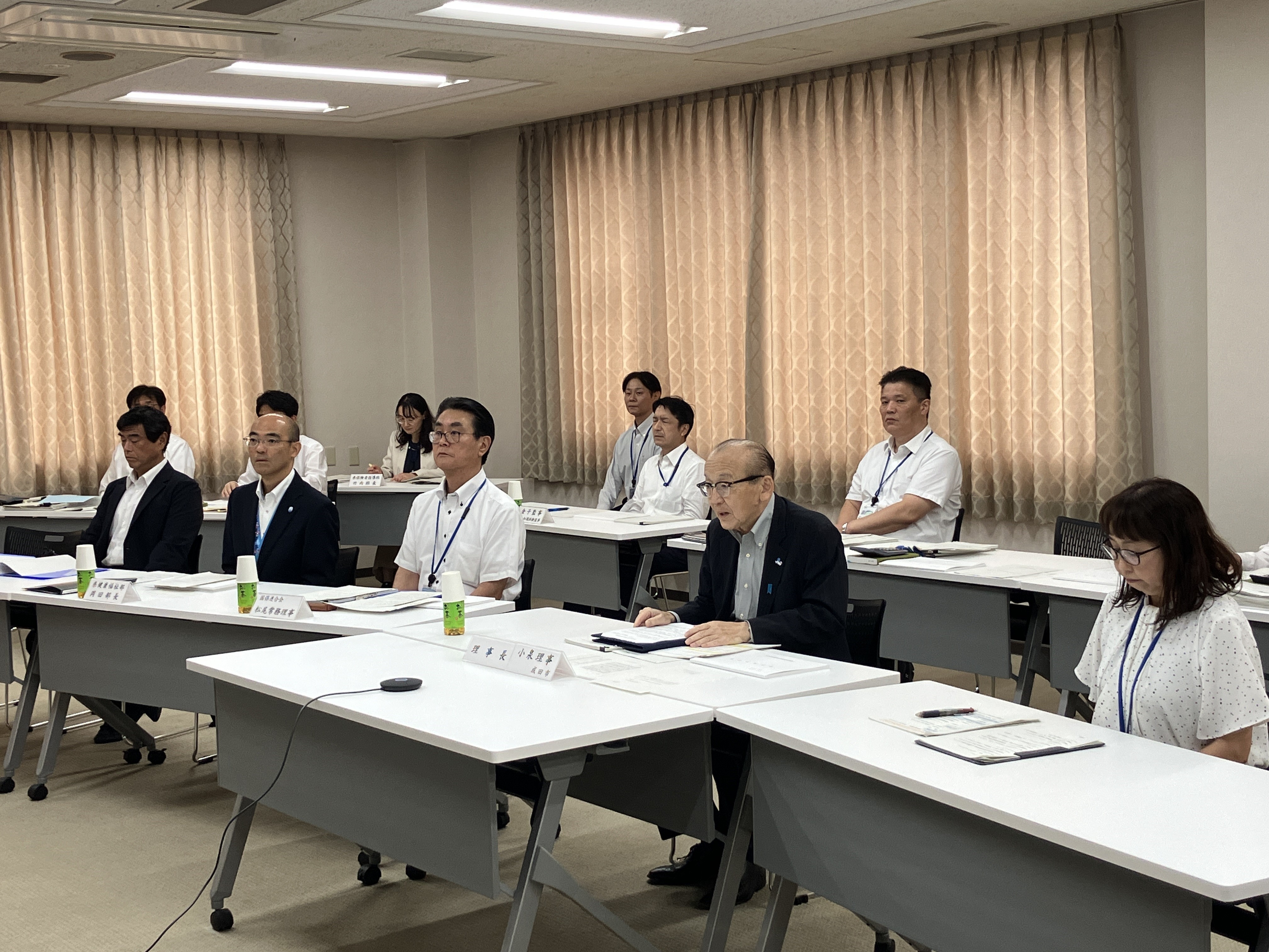 市長が議事進行を行う様子