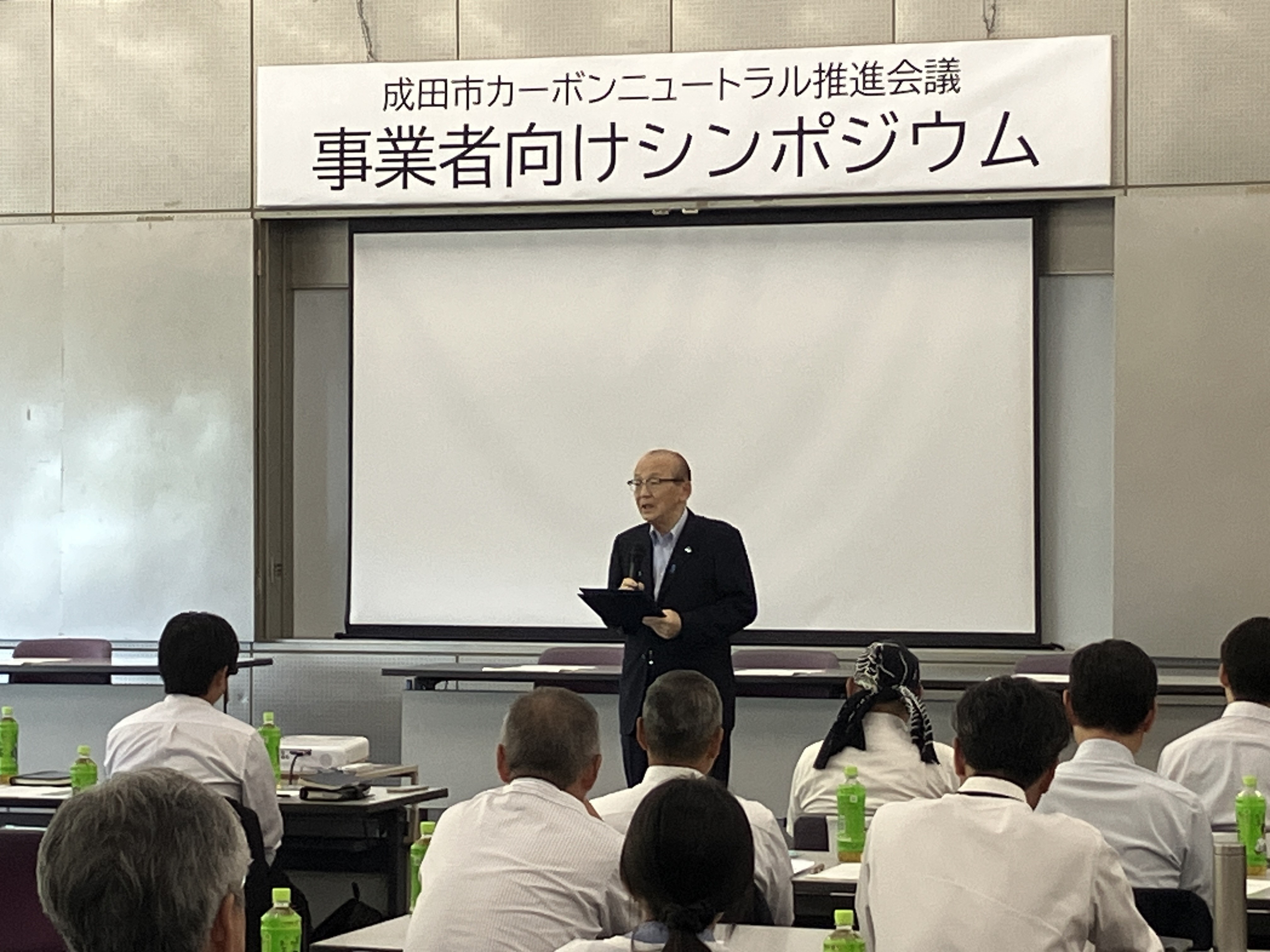 市長が挨拶する様子