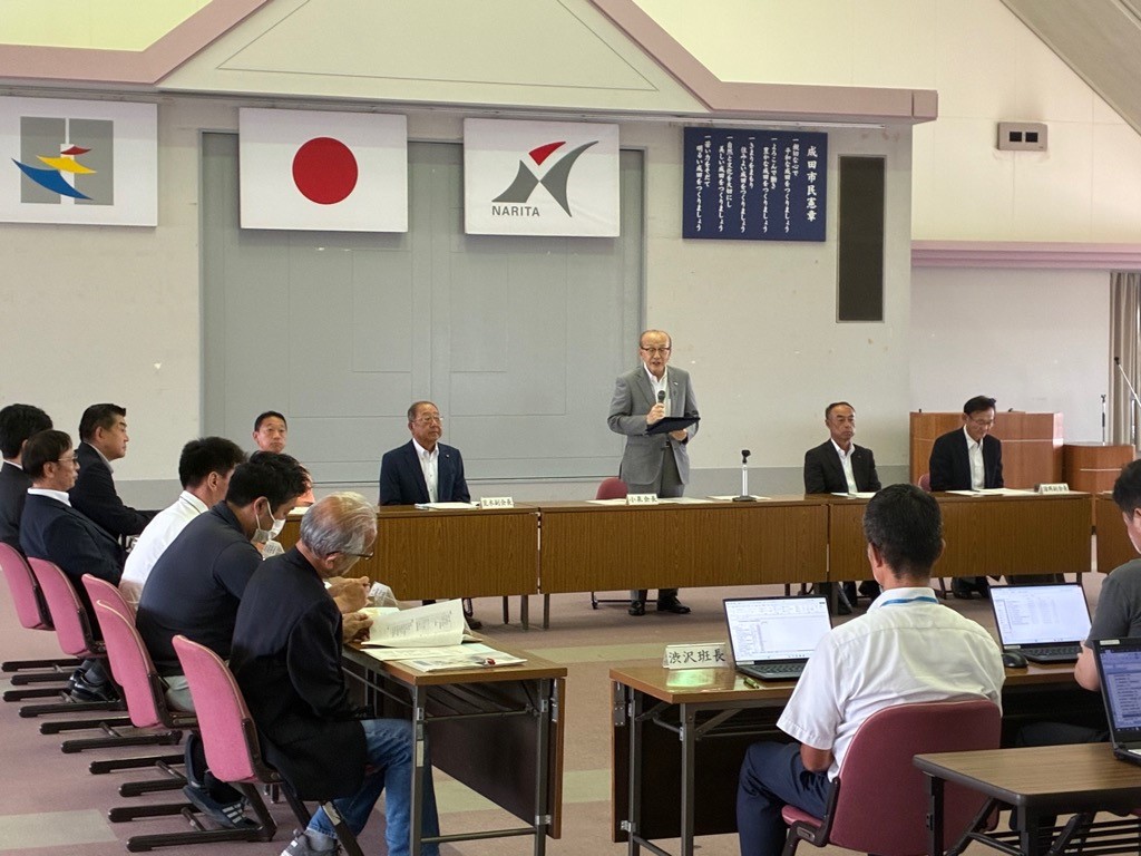市長が挨拶する様子