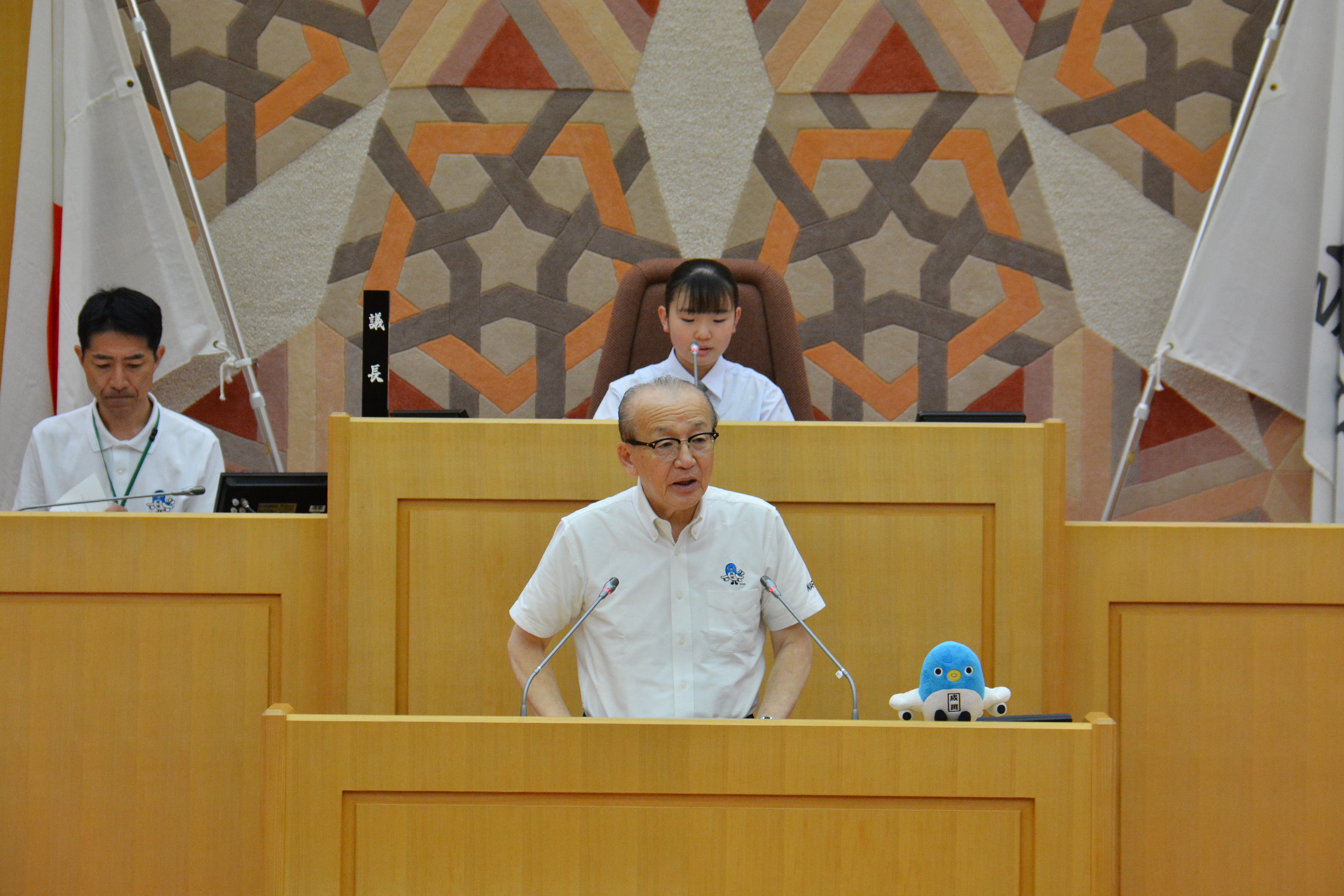市長が答弁する様子