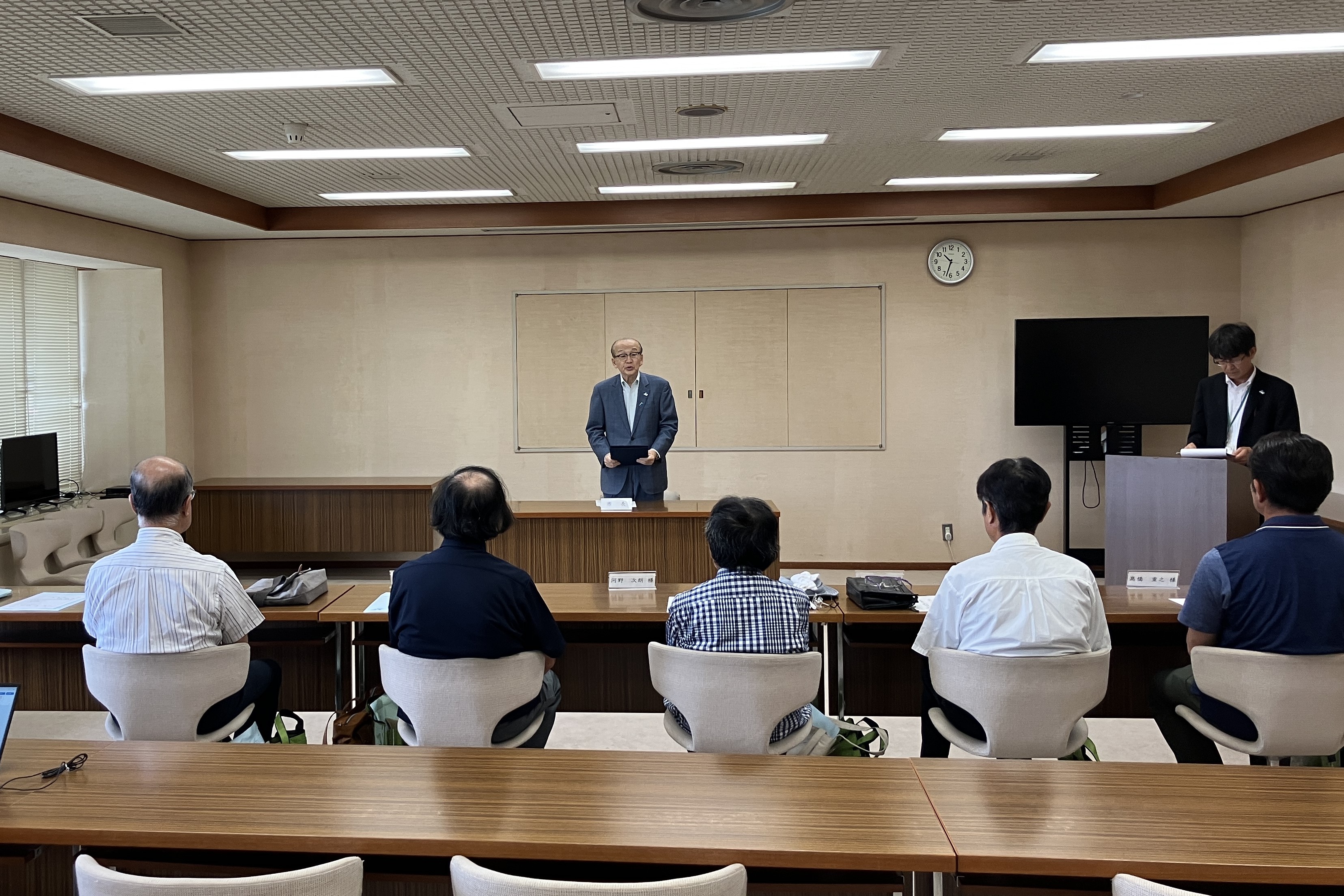 市長が挨拶する様子