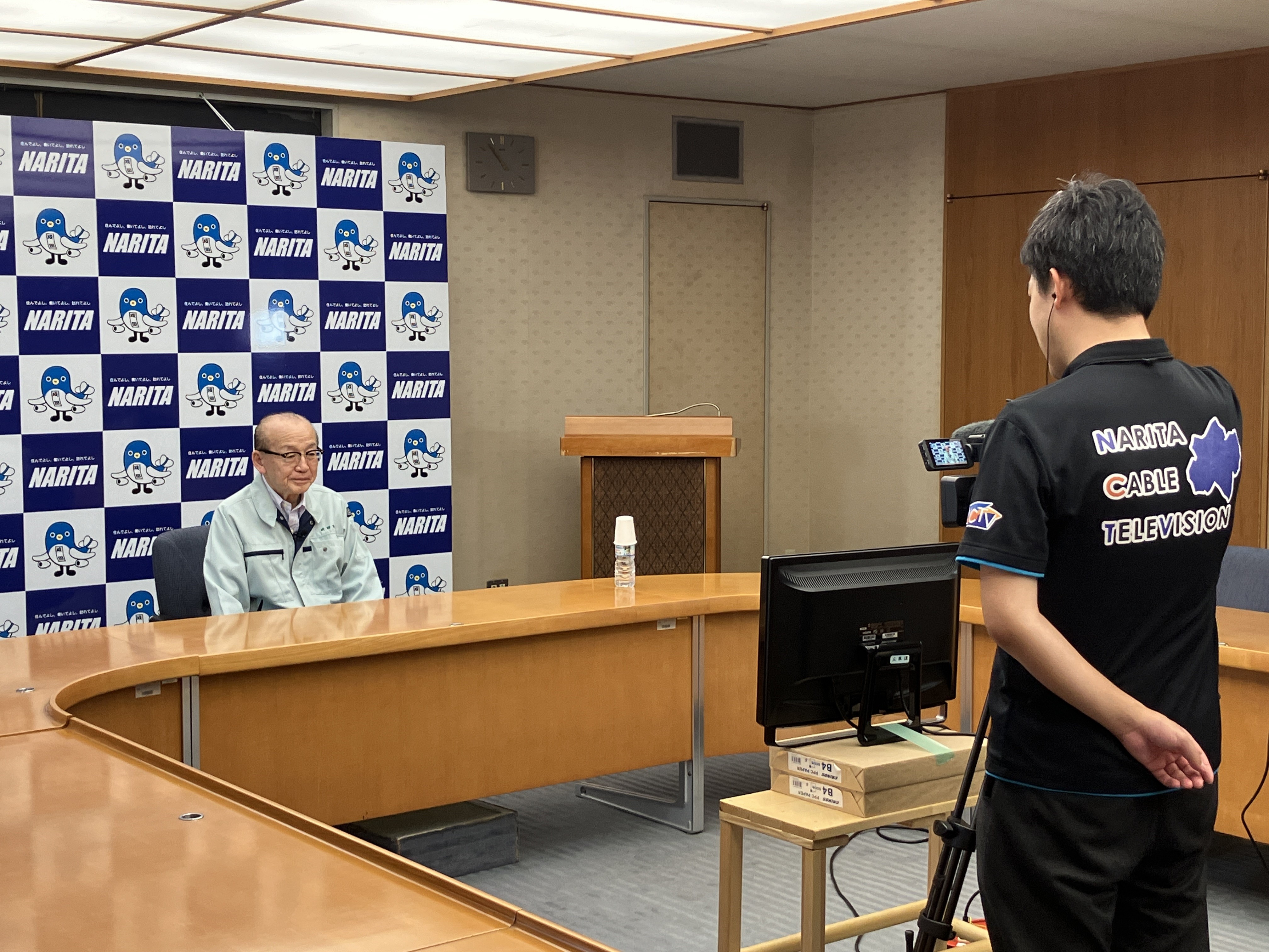 収録に臨む市長の様子