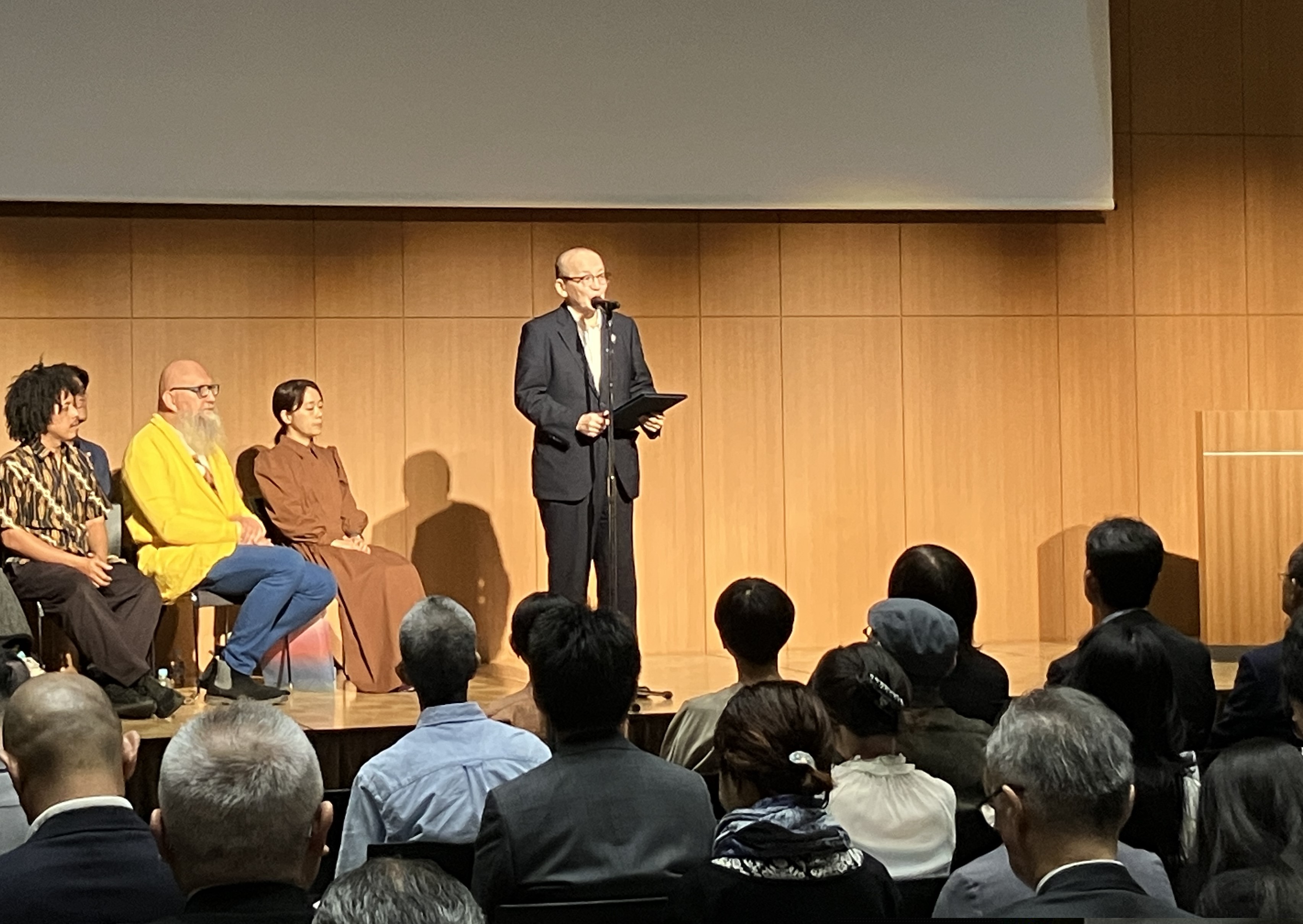 挨拶する市長の様子