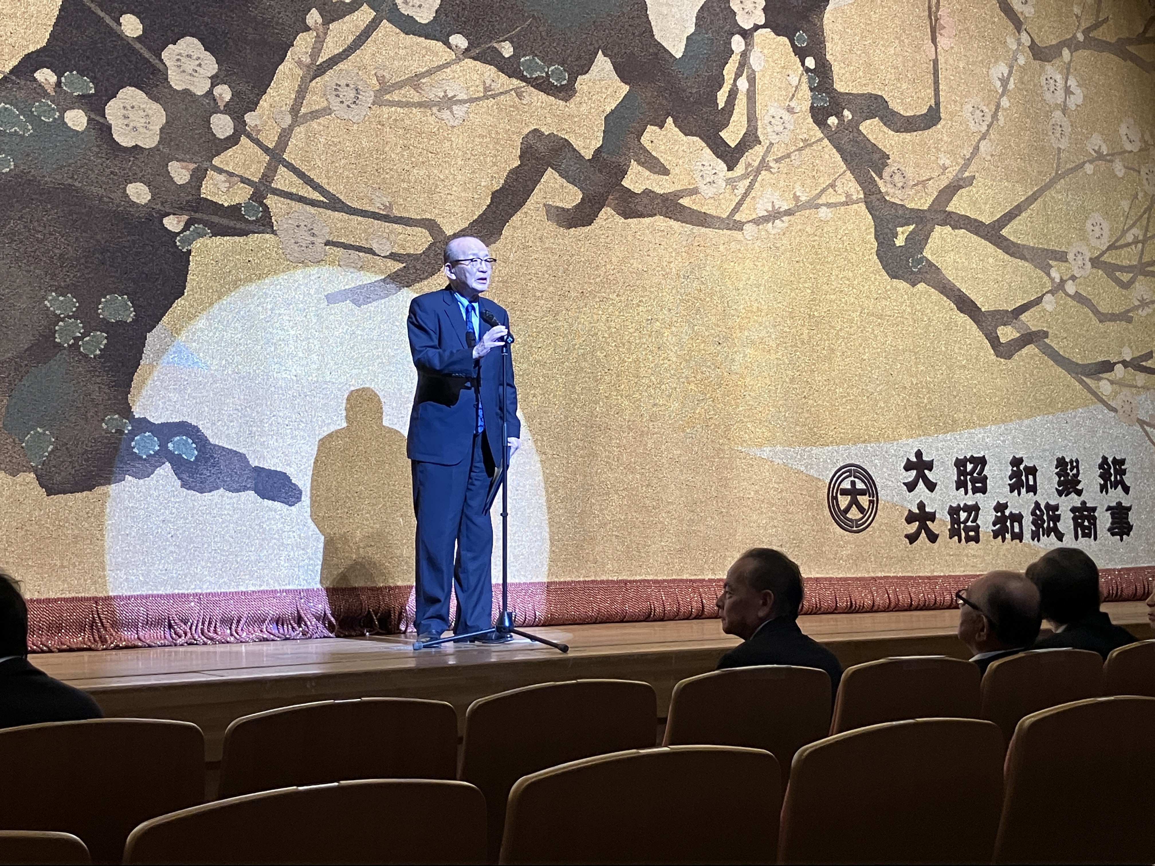 挨拶する市長の様子